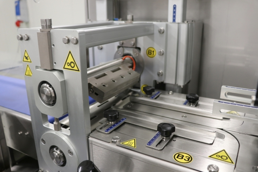 Упаковочная машина Smipack FW300E INOX